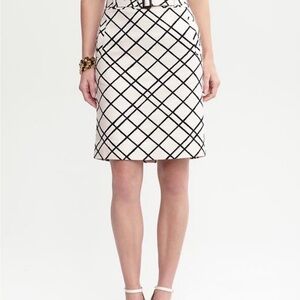 Banana Republic Cream & Black Patterned Belted Pencil Skirt